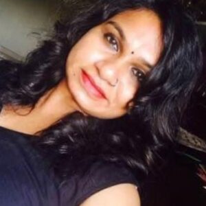 Geethi Sangeetha Instagram - ✨🖤

Taking a trip down memory lane..
.
.
.
.
.
.
.
.
.
.
.
.

#throwback #lockdown #lockdowndays #life #trending #geethisangeetha #home #iphoneography #selfie