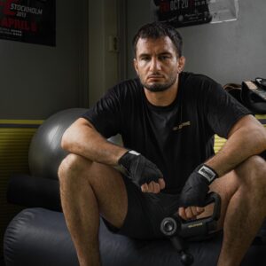 Gegard Mousasi Instagram - Thank you @goldyone_com for the good care 🙏💪🏻