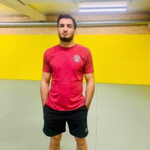 Gegard Mousasi Instagram - I am excited to announce that I will be working @apemanstrong for my upcoming Bellator Title fight. Happy to be aligned with such a great brand and team! Thank you for the gear. Can’t wait to use it!