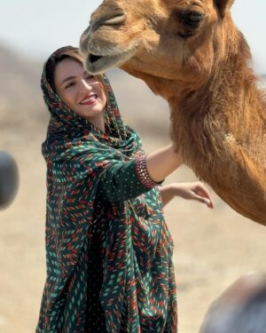 Gelare Abbasi Instagram - همراه با مردم صمیمی جنوب در جزیره ❤️🌹🐠🐬🦀🪼