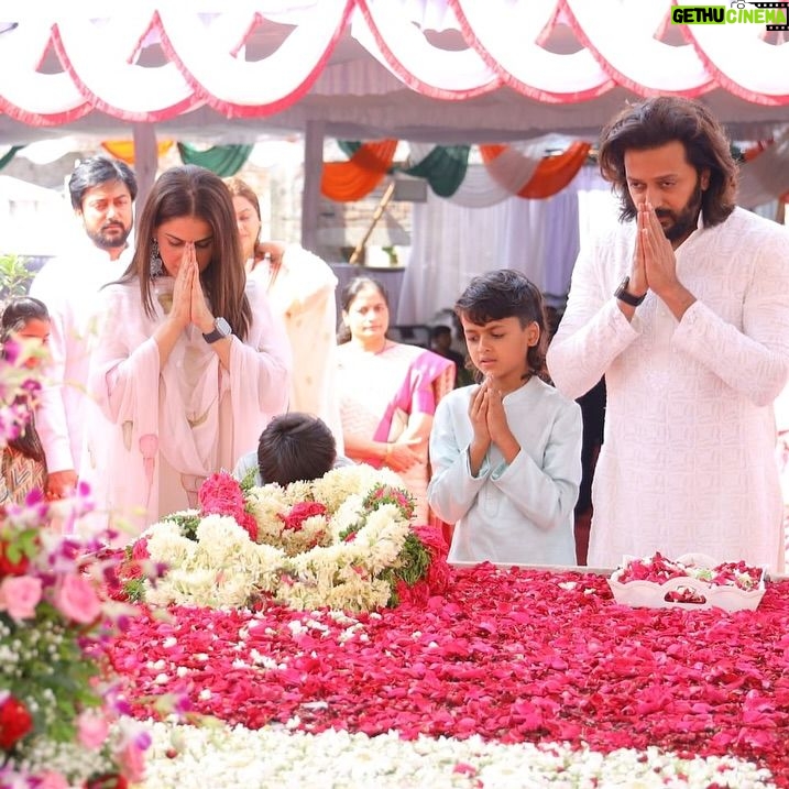 Genelia D'Souza - 1.9 Million Likes - Happy Birthday Pappa 💚💚💚 #vilasraodeshmukh