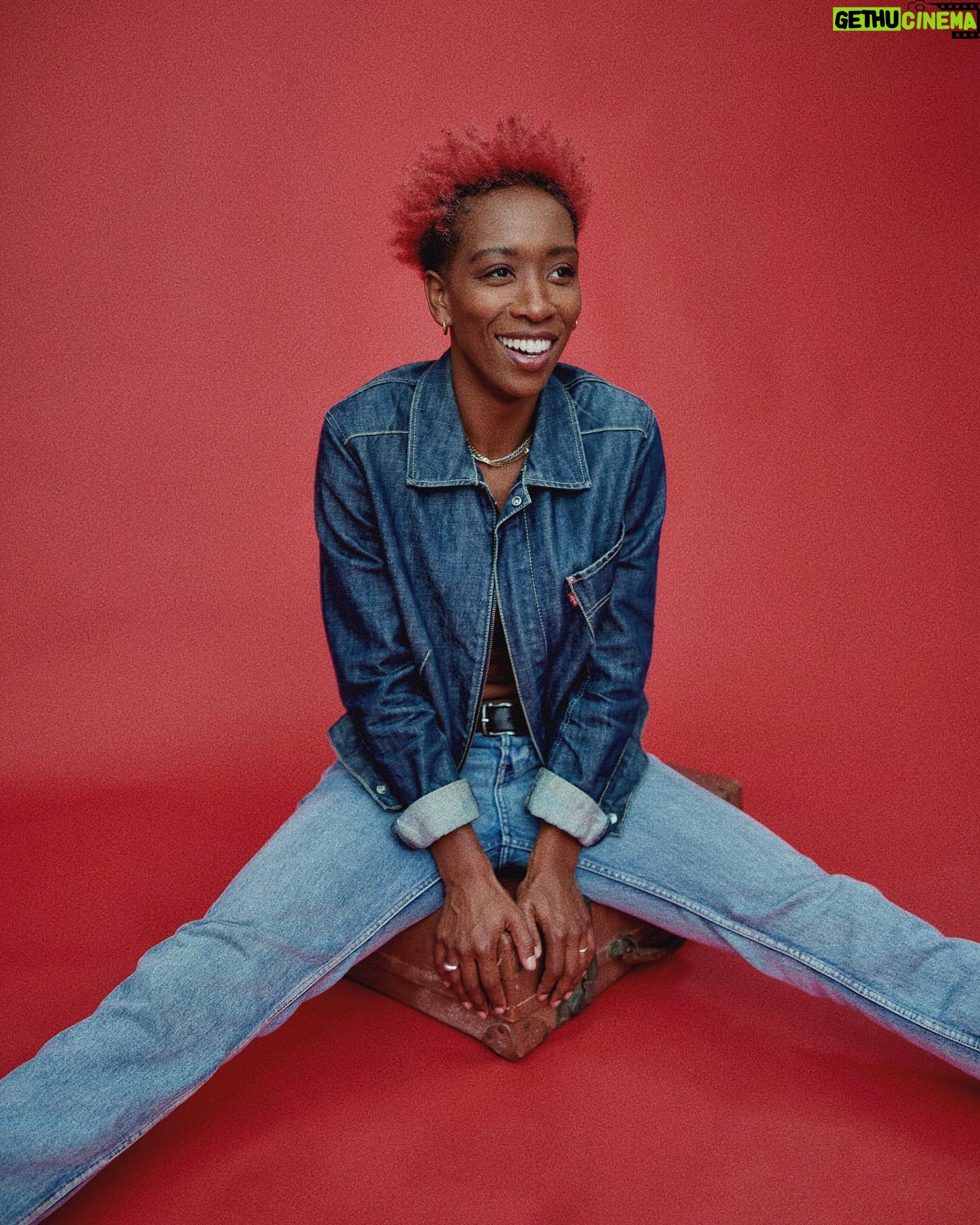 Genesis Lynea - 3 Likes - Food for Thought 🍎
• The Kim Hardy Series •
current carousel of emotions…
mua @hamdimwarsame
style @alizeendiaye