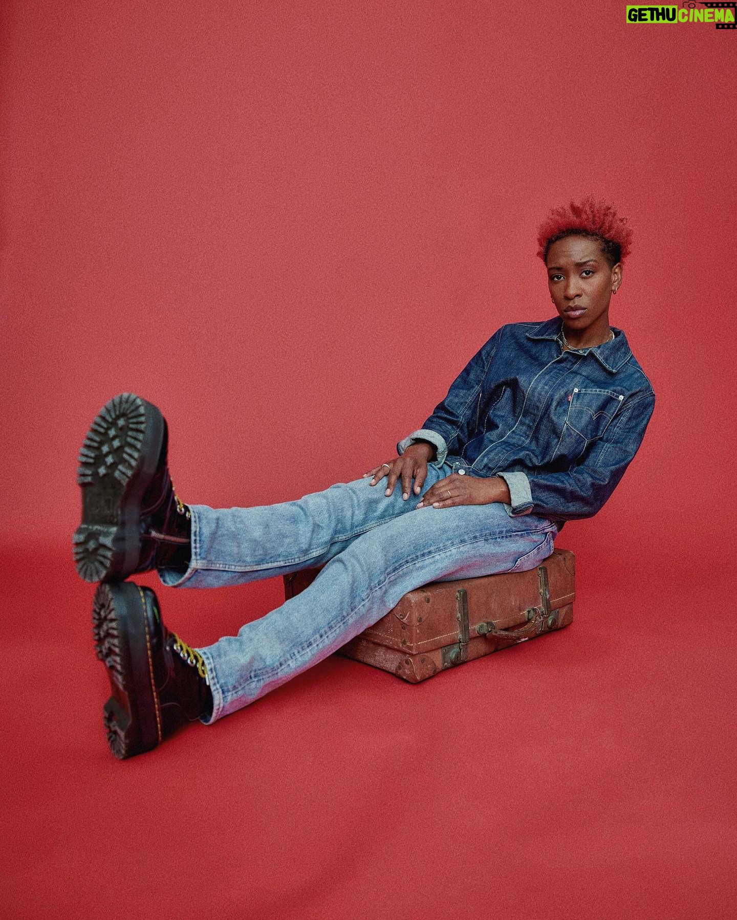 Genesis Lynea - 3 Likes - Food for Thought 🍎
• The Kim Hardy Series •
current carousel of emotions…
mua @hamdimwarsame
style @alizeendiaye