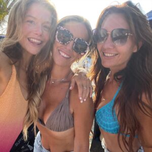 Genevieve Angelson Instagram - goes to jersey shore once, is The Situation #nofilter