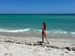 Genevieve Angelson Instagram - Miami is a bum(mer) pt. 1