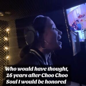 Genevieve Goings Instagram - @disneyjunior @marcuspaulmusic @bigjeeve  @oddbot @disneyplus #WonderfulWorldOfSongs #disney #song #sing #singer #classic #genevieve #choochoosoul #nostalgia #studio