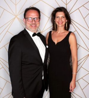 Geneviève Guilbault Instagram - Coprésidente d'honneur du Bal du @museejoliette en compagnie de mon collègue @francoisstlouiscaq, pour la diffusion de notre art et de notre culture! 🎨 🖼