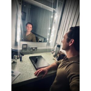 George Blagden Instagram - WHITE CHRISTMAS - 1st Preview ❄️
Can’t wait to share this show with everyone.
Come find us at @sheffieldtheatres until 13th January. 
❄️
#WhiteChristmas