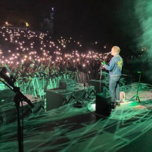 George Ezra Instagram - The last bow, of the last show in Australia 🇦🇺

To those of you who came out to see us in Dubai, New Zealand & Australia, you’re all wonderful ❤️ It’s been a very fun few weeks, thank you x