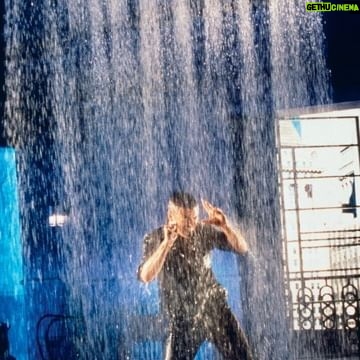 George Michael - 28.7K Likes - “I was persuaded to get under that shower” 🚿 George taking about the iconic ‘Fastlove’ video shoot.
#GeorgeMichael #Fastlove #90sMusic