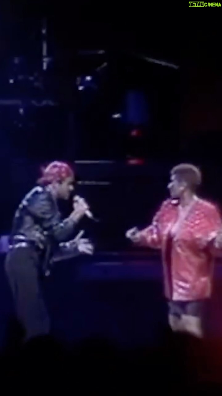 George Michael - 19.4K Likes - “I’m standing there just freaking out. I’m on the other side of the mic from Aretha Franklin and she’s treating me like an equal—obviously I’m not, but she was treating me with such respect.” – George on working with Aretha Franklin.
#OnThisDay in 1987 the duo released their duet, ‘I Knew You Were Waiting (For Me)’, it was a #1 hit in both the UK and US 🎶
#GeorgeMichael #ArethaFranklin #LiveMusic #80sMusic