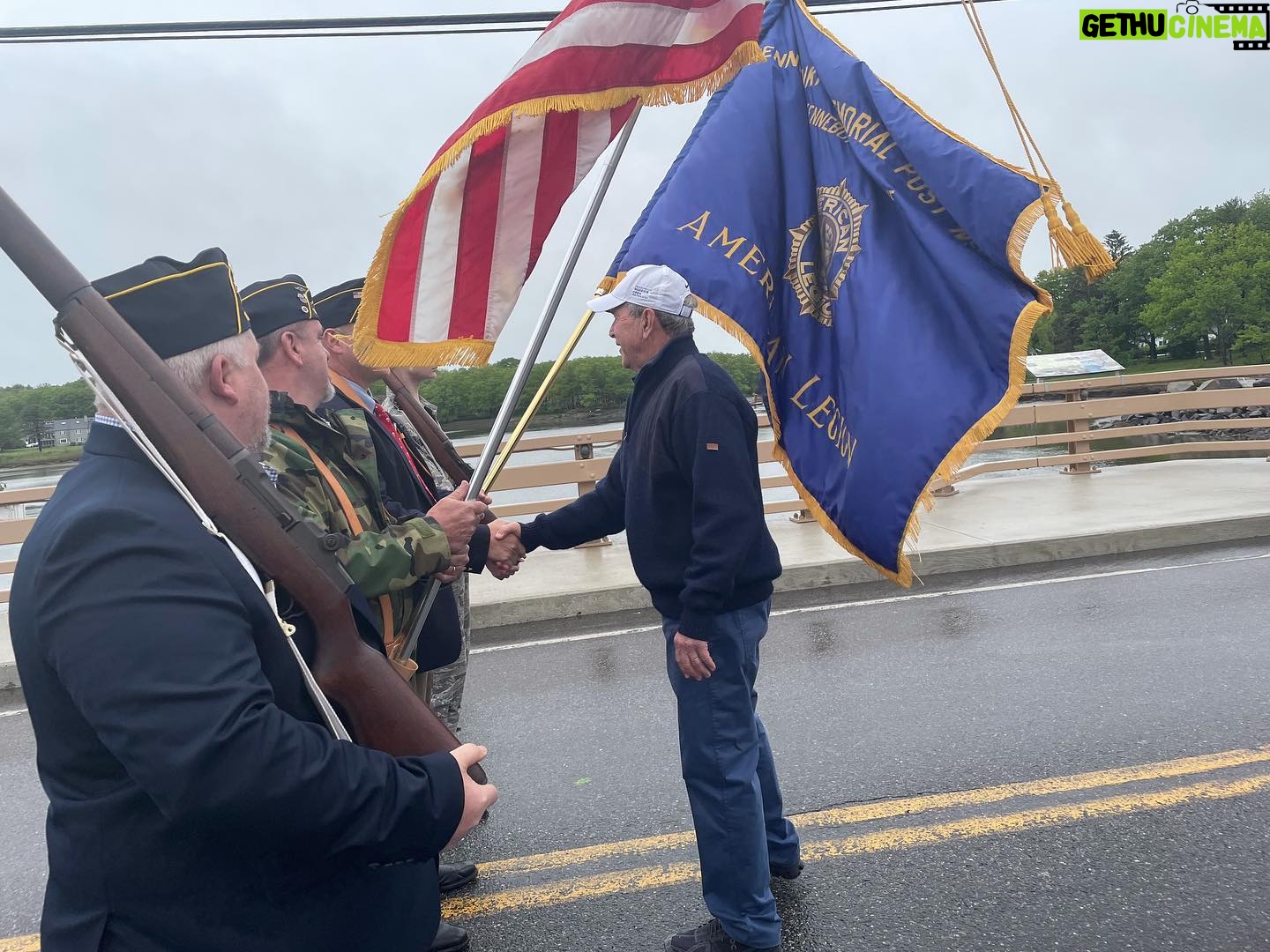 George W. Bush - 83.9K Likes - Remembering the heroes who gave everything for our freedom and security with the vets of American Legion Post 159. #memorialday