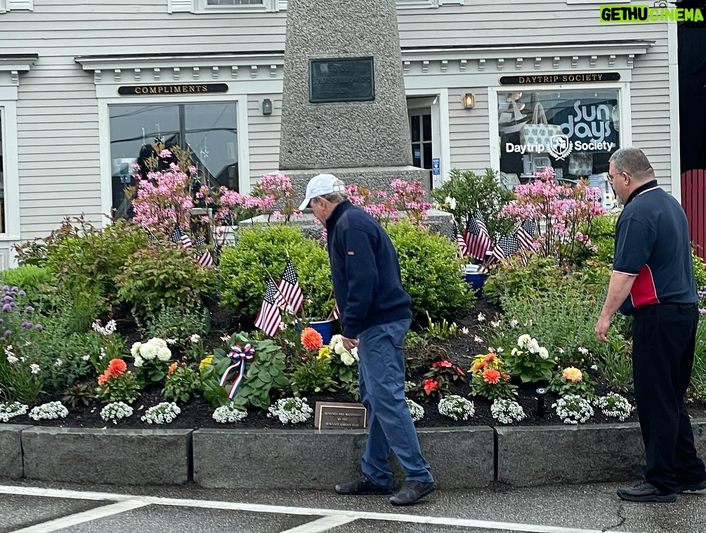 George W. Bush - 83.9K Likes - Remembering the heroes who gave everything for our freedom and security with the vets of American Legion Post 159. #memorialday