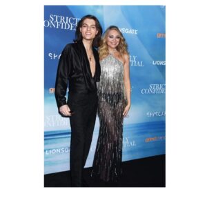 Georgia Lock Instagram - NYC for Strictly Confidential. What a night! 
@lionsgate 

👗 @retrofete @luciodirosa 

💄@sandylinter @sergenormant 

Huge thank yous 💛

And to @revolutiontalent_

And, of course, to my lovely friend, the criminally beautiful legend @damianhurley1 and the icon herself @elizabethhurley1 🫶

So honoured to be in your first feature and so blessed to call you a mate 💛 thanks for having me! @damianhurley1