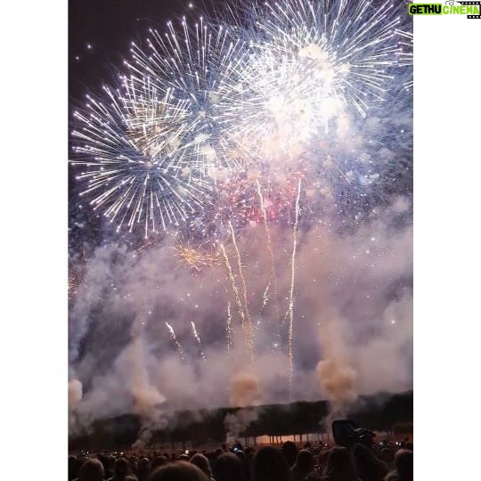 Georgia Lock - 3 Likes - Paris in July for Bastille Day 💛
@rosequent.n