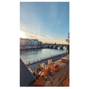 Georgia Lock Instagram - Paris in January
