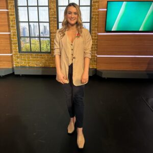 Georgie Barrat Instagram - I was in charge of the midday moan today on @jeremyvineon5 and my gripe is with trick or treaters…the thing that really gets me is that there’s no doorstep etiquette. I want a little bit of chat, maybe an attempted trick, some kind of exchange, but the reality is just a load of kids grabbing as many sweets as humanly possible and running off. Is it just me or does anyone else find the whole thing a bit abrupt??