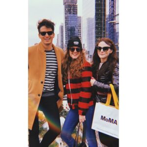 Georgina Reilly Instagram - F R I E N D S 🕶
pick wisely.