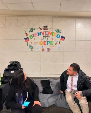 Gepe Instagram - @clardid en la foto @santo_herrera_ en las prendas @ruben_aravena en el meikap y el resto de las photos son hojas secas al viento