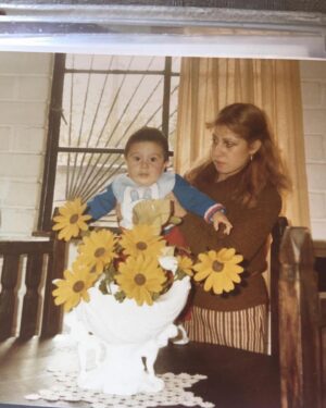 Gepe Instagram - Feliz día a mi mamá que es fiera, flexible pero fuerte como el Kevlar y a todas las madres del futuro también muchas felicitaciones.