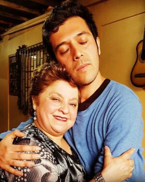 Gepe Instagram - Feliz día a mi mamá que es fiera, flexible pero fuerte como el Kevlar y a todas las madres del futuro también muchas felicitaciones.