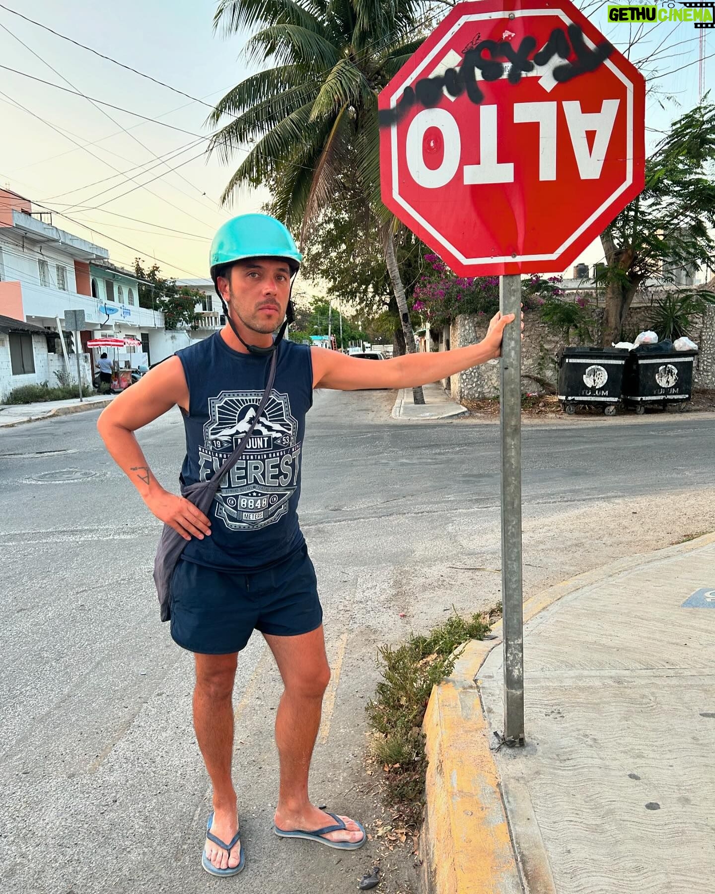Gepe - 7.1K Likes - Abandona tus orillas. Nuevo sencillo casi en la puerta. Aunque este invierno fue frío el otro lo va a ser también.