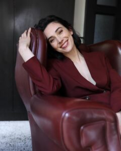 Actress Geraldine Hakewill HD Instagram Photos and Wallpapers May 2024