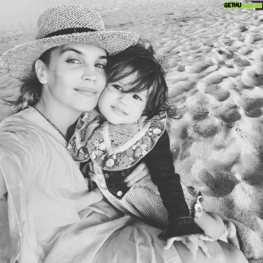 Germán Paoloski - 25.9K Likes - Tenés muchas virtudes, sos una excelente persona, una gran actriz, una amiga incondicional y una compañera ideal pero por sobre todo sos una Madre extraordinaria, todo terreno! Gracias @sabrinagarciarena por esta familia y el Amor que nos brindas todos los días!
Te❤️ Lo mejor Siempre!