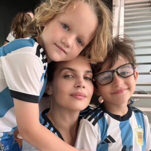 Germán Paoloski Instagram - Tenés muchas virtudes, sos una excelente persona, una gran actriz, una amiga incondicional y una compañera ideal pero por sobre todo sos una Madre extraordinaria, todo terreno! Gracias @sabrinagarciarena por esta familia y el Amor que nos brindas todos los días! 
Te❤️ Lo mejor Siempre!