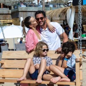Germán Paoloski Instagram - Tenés muchas virtudes, sos una excelente persona, una gran actriz, una amiga incondicional y una compañera ideal pero por sobre todo sos una Madre extraordinaria, todo terreno! Gracias @sabrinagarciarena por esta familia y el Amor que nos brindas todos los días! 
Te❤️ Lo mejor Siempre!