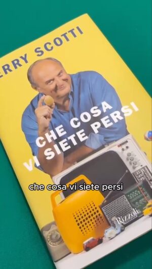 Gerry Scotti Instagram - Amiche e amici sono felice di condividere con voi che il 31 ottobre esce il mio nuovo libro, edito da @rizzolilibri: Che cosa vi siete persi! 
Un viaggio nei momenti che hanno segnato la mia storia e quella di alcuni di voi 😉

Ho aggiunto il link nella biografia del mio profilo per preordinarlo 🤩