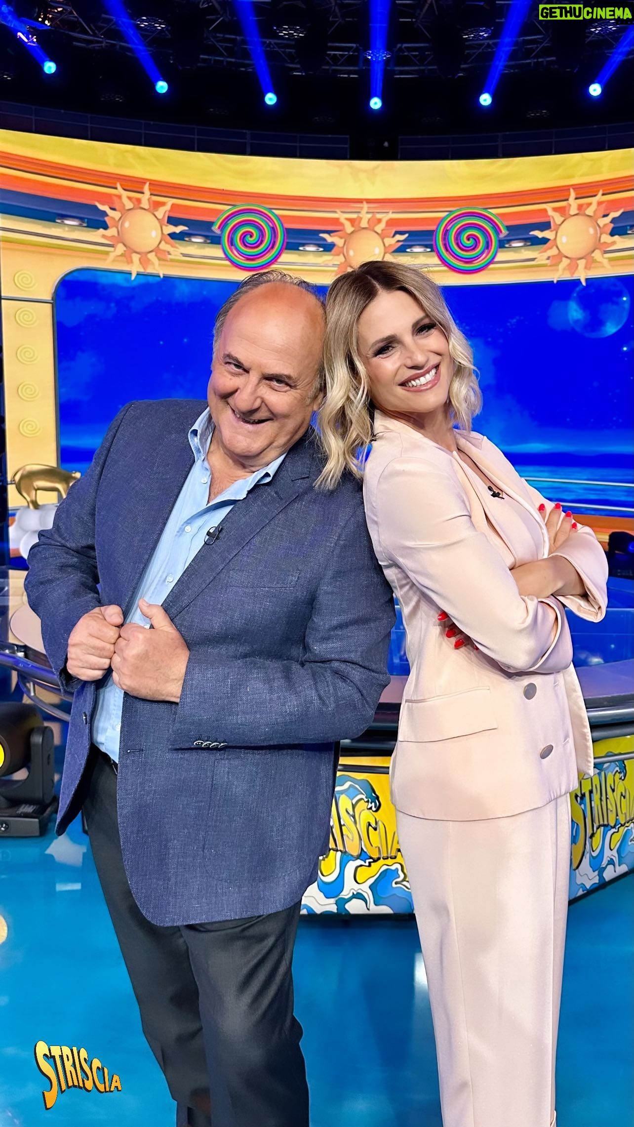 Gerry Scotti - 50.4K Likes - @therealhunzigram e @gerryscotti a zonzo negli studi di Striscia: cosa potrebbe andare storto?š¤£šš
#Striscialanotizia #gerryscotti #michellehunziker
