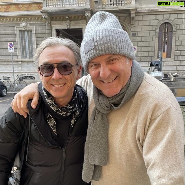Gerry Scotti - 60.4K Likes - ā¦ā¦.ho trovato in giro mio fratello, quello piccoloā¤ļøš @albertinodj
