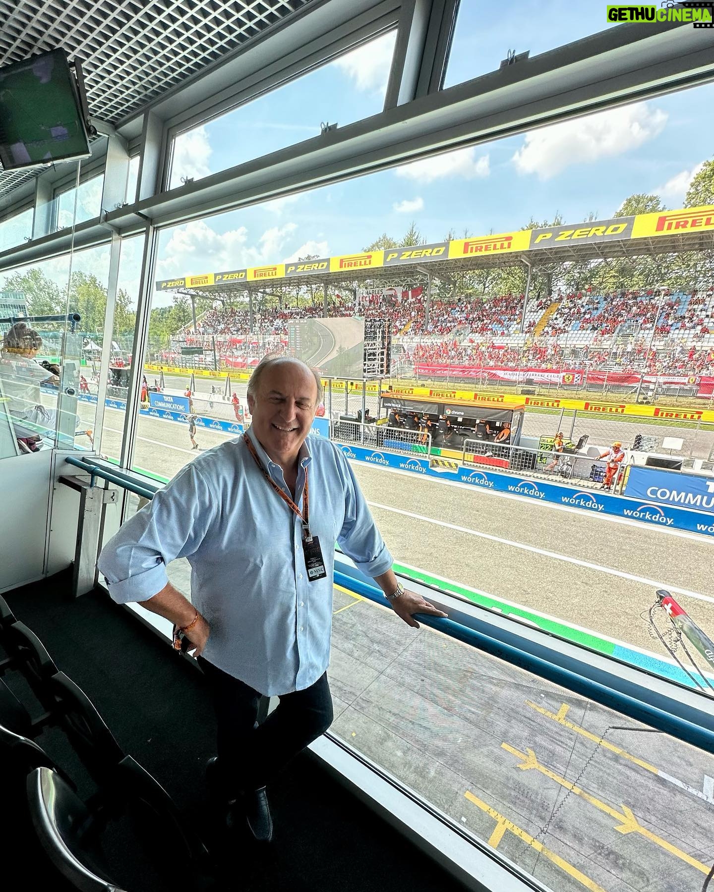 Gerry Scotti - 67.1K Likes - Saluti da Monza!š®š¹ grazie @msccrociereitalia per la splendida ospitalitĆ !