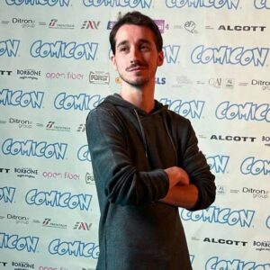 Gianandrea Muià Instagram - Napoli Comicon finito. Manco il tempo di tornare che subito si torna al lavoro. Ma ci tenevo a ringraziare tutti quanti voi! È stato davvero un evento piacevole, nonostante il freddino e la stanchezza. Siete stati tutti gentilissimi e accorati, non do mai per scontato la vostra presenza.
Ho passato un sacco di tempo con creator e amici, combattendo la stanchezza, mangiato bene e calcare il palco per divertirvi e dare annunci interessanti. Come doppiatore e come content creator c'è ancora molto che voglio e penso di dover fare, ma ogni cosa a suo tempo!
Ringrazio tutti quanti voi, lo staff di arkadia che di meglio non si potrebbe chiedere, @casa_kilamdil per essere stato il nostro guardiano infaticabile e Napoli tutta per l'accoglienza. Ci vediamo presto!
#comicon #napoli #doppiaggio #doppiatore #inntale #madonnalastanchezza #manevalelapena