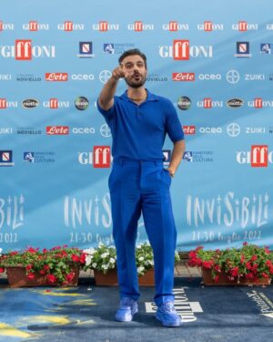 Gianmarco Saurino Instagram - Thanks @giffoni_experience,
è stata una figata!

rifacciamolo presto. 💙

@andreasmercante 
@nickcerioni
@versace
@volver.actor 
@yourmood_official