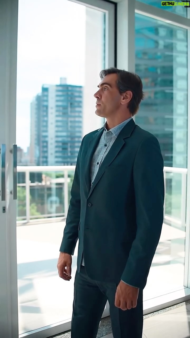 Giba - 17.2K Likes - SURPRESA REVELADA! 𤩠à com grande alegria que anuncio que faƧo parte da renomada @adragencia! šš Esta transição marca um momento emocionante em minha carreira, onde pretendo nĆ£o apenas compartilhar momentos que foram importantes como atleta, mas tambĆ©m me conectar de maneira mais profunda com meus seguidores. Ao longo dos anos, o vĆ“lei se tornou mais do que apenas um esporte para mim; Ć© uma paixĆ£o, uma jornada de superação e crescimento constante.
Nesta nova fase, estou determinado a abrir as portas da minha rotina, mostrar os bastidores de minha influĆŖncia, famĆlia, experiĆŖncia como atleta e palestrante, e celebrar cada vitória ao lado de vocĆŖs. Quero que vocĆŖs faƧam parte desta jornada, afinal, sem o apoio e o carinho dos meus seguidores, nada disso seria possĆvel. Estou ansioso para compartilhar os momentos de glória, os desafios e aprendizados ao longo do caminho. Cada passo, cada obstĆ”culo superado, Ć© uma oportunidade de crescimento e evolução. Conto com vocĆŖs para me acompanhar, me apoiar e claro interagir! Estou aqui por vocĆŖs e para vocĆŖs. Vamos juntos escreverĀ essaĀ história! š
#Giba #Volei #ADR #Reels