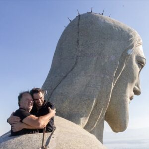 Giba Instagram - Que a semana de vocês seja abençoada, assim como foi o meu domingo! Ontem tive a oportunidade incrível de subir o Cristo Redentor e ser calorosamente recebido pelo @padreomaroficial. Sou muito grato ao meu amigo @rodrigocarlaferro por nos proporcionar essa experiência fantástica e abençoada! O amor compartilhado ficará para sempre em nossos corações. 🤩