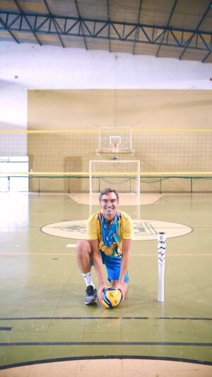 Giba Instagram - Vamos relembrar juntos? Quantas medalhas vocês acham que eu tenho? Deixe sua resposta aqui nos comentários e descubra se acertou! 🤩🥇🎉🏆

#Giba #Volei #ReelsInstagram