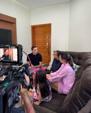 Giba Instagram - 🔈BEM AMIGOS DA REDE GIBA! Haja coração para esse reencontro. Recebi o meu amigo, fenômeno, Galvão Bueno, para uma entrevista exclusiva que vai ao ar no dia 7 de julho no Esporte Espetacular. Além disso, me arrisquei e fui para a cozinha. Será que deu certo? Dia memorável! Obrigado, Galvão! Obrigado, equipe!!! Foi emocionante! 🤩🥇🎉

#GalvaoBueno #Fy #Volei #giba