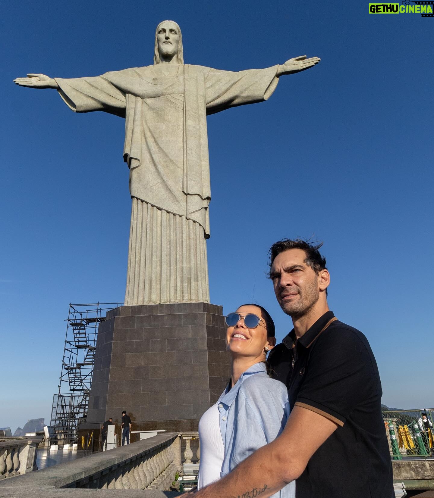 Giba - 50.8K Likes - Que a semana de vocĆŖs seja abenƧoada, assim como foi o meu domingo! Ontem tive a oportunidade incrĆvel de subir o Cristo Redentor e ser calorosamente recebido pelo @padreomaroficial. Sou muito grato ao meu amigo @rodrigocarlaferro por nos proporcionar essa experiĆŖncia fantĆ”stica e abenƧoada! O amor compartilhado ficarĆ” para sempre em nossos coraƧƵes. š¤©