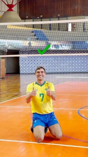 Giba Instagram - Foi aqui que pediram um rolamento perfeito? Comente se te ajudou.. é dica neles 🤩🥇

#Reels #Volei #Giba #Fy