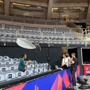 Giba Instagram - Olá, pessoal. Passando para avisar que domingo (23)vai ao ar minha entrevista no Esporte Espetacular sobre a rivalidade entre Brasil X Sérvia. Contei segredos e estratégias decisivas que marcaram nossa trajetória no vôlei mundial. Vale lembrar daquele jogo épico em que enfrentamos a Sérvia, uma batalha memorável onde cada ponto foi crucial. Além disso, ganhei esse ensaio fotográfico rs (brincadeiras à parte). Ótimo fim de semana para vocês!! 🤩🥇🏐🎉
 

#Volei #Brasil #EsporteEspetacular #VolleyBall