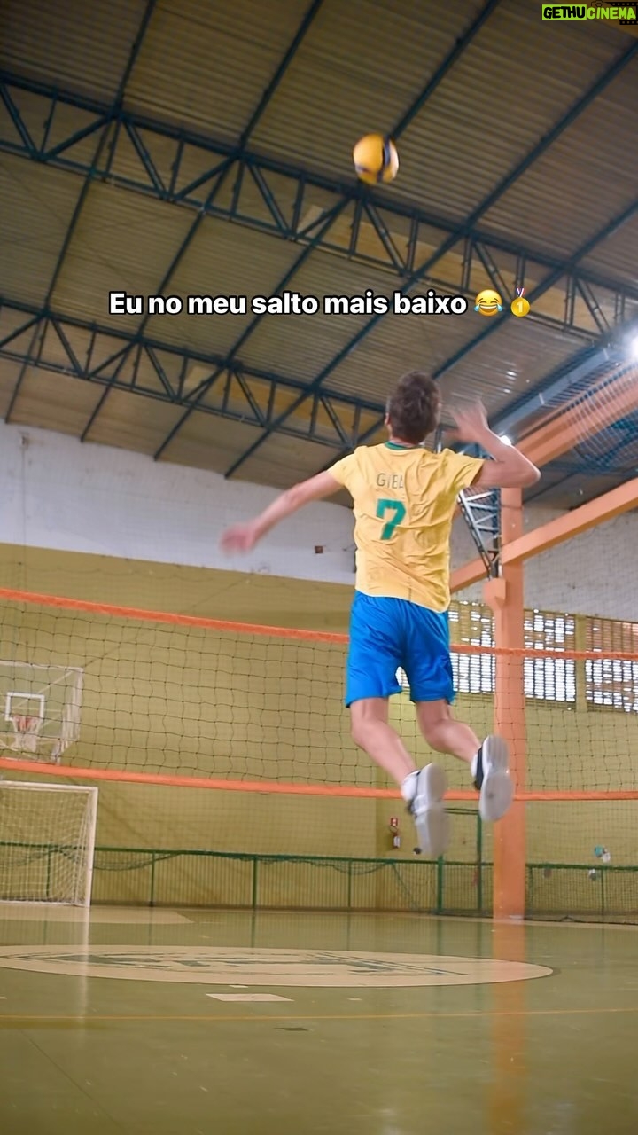 Giba - 44.4K Likes - Eu no meu salto mais baixo, mas sabia que jĆ” saltei 3 metros e meio no ataque? Preferem o antes ou o depois? Ć Giba neles! š¤©š„š
#Fy #Giba #VolleyBall #Volei #Viral