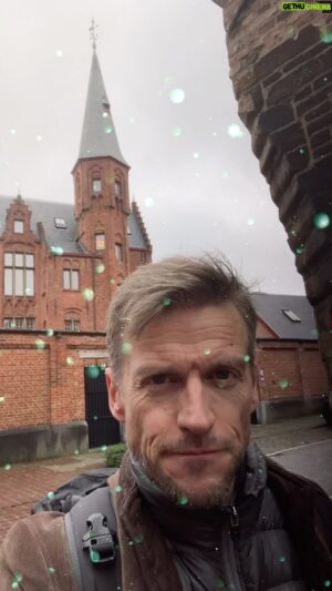 Gideon Emery Instagram - Wishing you peace, joy and love this Christmas. ❤️🙏