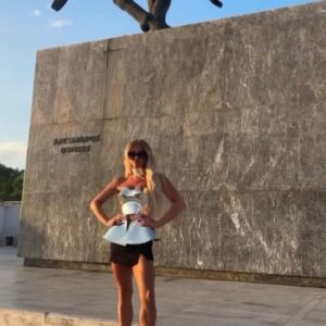 Gigi Lazzarato Instagram - i 💖 u greece 🫶🏻