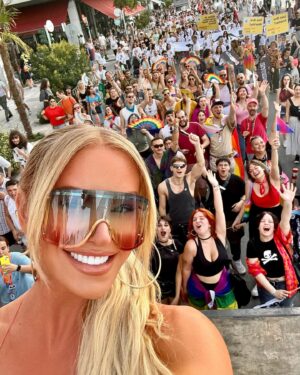 Gigi Lazzarato Instagram - My first time in Greece AND being a host of EuroPride was unforgettable🥹🇬🇷💕🧜🏼‍♀️🔱🦋🐚🐠🫧