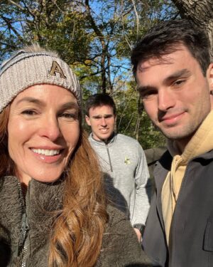Gigi Levangie Instagram - Back in NYC with my boys; if there were hug police, I’d be in jail. 🤗🤗🤗. Happy Thanksgiving, everyone! Can you guess what I’m thankful for? 😍❤️🙏🏼