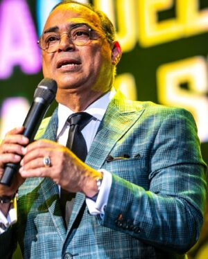 Gilberto Santa Rosa Instagram - Mi gente de Chile nos vemos en pocos días!!!!
Los espero este sábado 9 de marzo para que disfrutemos juntos de este “Auténtico” Tour!!!
#caminalo #gsrautentico #autenticotour