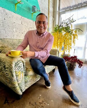 Gilberto Santa Rosa Instagram - Feliz comienzo de semana!!!
Esta semana nos vemos en Houston y Dallas con “Auténtico” Tour!!!
#caminalo #gsrautentico #autenticotour